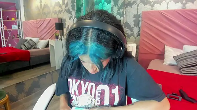 Karin Ks online show from October 2025 07:13:02 PM