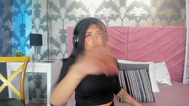 Karin Ks online show from October 2025 07:12:01 PM