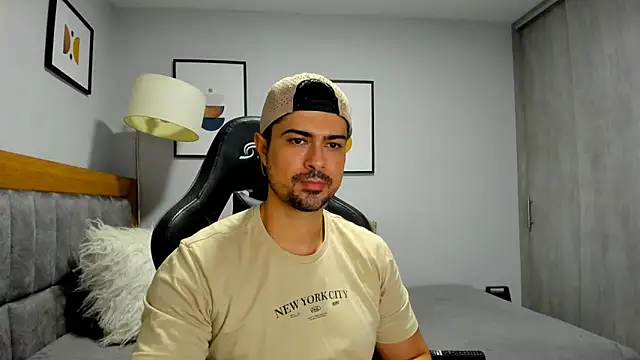 Snapshot of Dante_Storm chatting on November 2025 06:29:01 AM Dante Storm online show from November 2025 06:29:01 AM