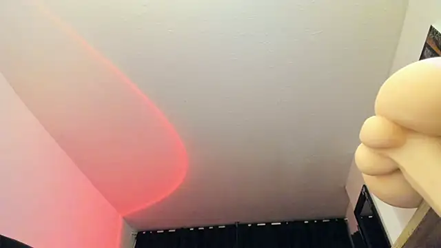 Snapshot of Hat_girl chatting on December 2025 03:16:02 AM Hat girl online show from December 2025 03:16:02 AM