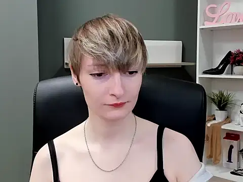hottieBlair online show from October 2025 06:28:01 AM