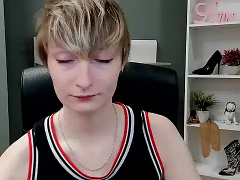 hottieBlair online show from September 2025 06:20:02 AM