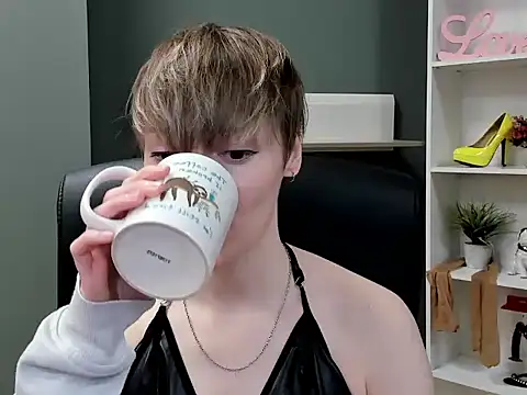 hottieBlair online show from October 2025 06:50:01 AM