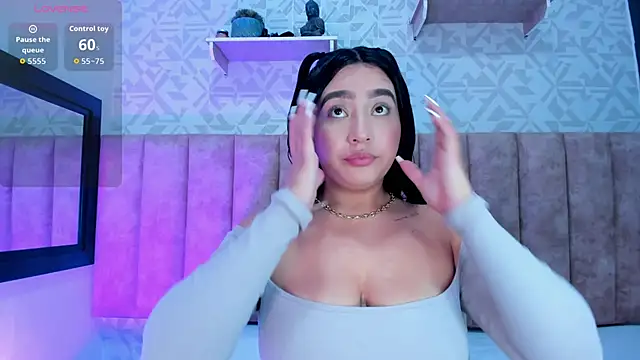 Snapshot of MelinaCruz chatting on October 2025 04:35:02 AM MelinaCruz online show from October 2025 04:35:02 AM
