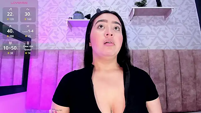 Snapshot of MelinaCruz chatting on October 2025 04:03:02 AM MelinaCruz online show from October 2025 04:03:02 AM