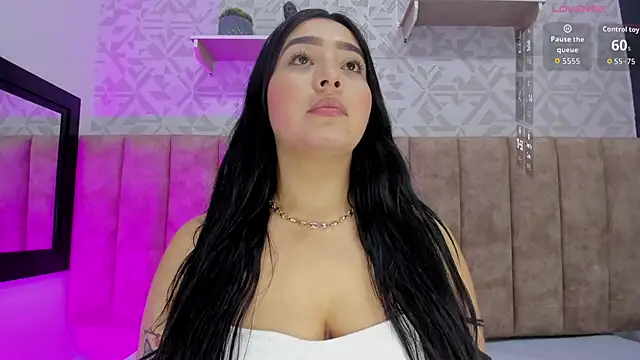 Snapshot of MelinaCruz chatting on December 2025 03:55:01 AM MelinaCruz online show from December 2025 03:55:01 AM