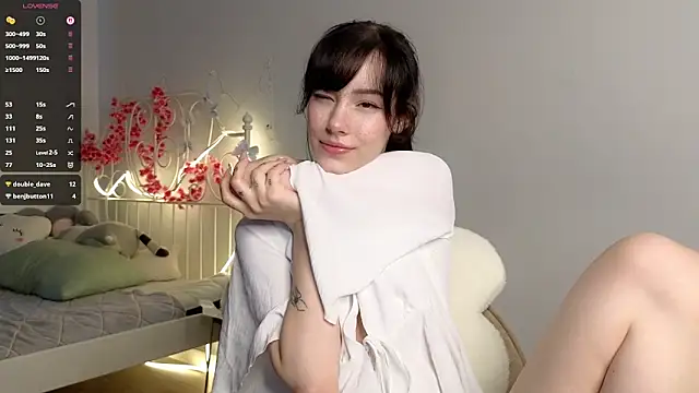 Snapshot of glamourr chatting on February 2026 10:25:01 AM glamourr online show from February 2026 10:25:01 AM