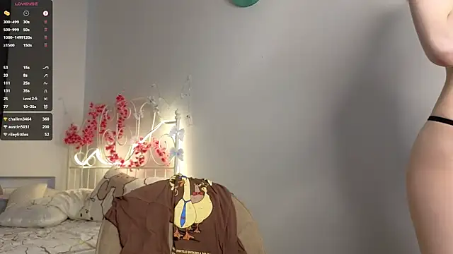 Snapshot of glamourr chatting on February 2026 10:04:02 AM glamourr online show from February 2026 10:04:02 AM