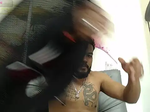 BladeFoxxx1 online show from October 2025 01:39:02 AM