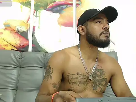 BladeFoxxx1 online show from October 2025 04:12:01 AM