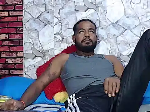 BladeFoxxx1 online show from February 2026 03:58:01 AM