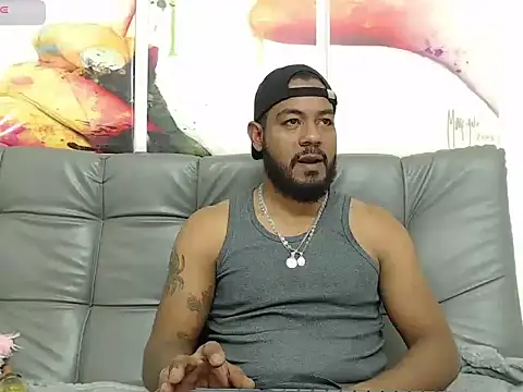 BladeFoxxx1 online show from October 2025 05:39:01 AM