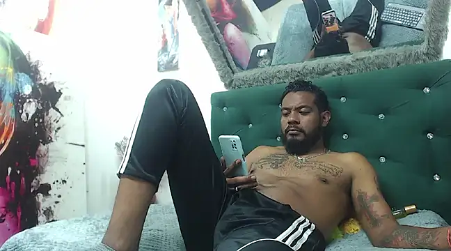 BladeFoxxx1 online show from March 2025 07:25:02 AM