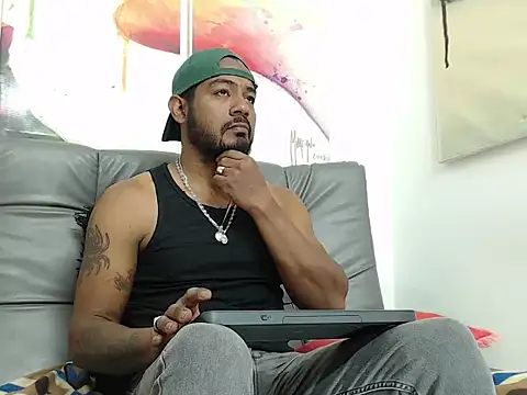 BladeFoxxx1 online show from September 2025 12:44:01 PM