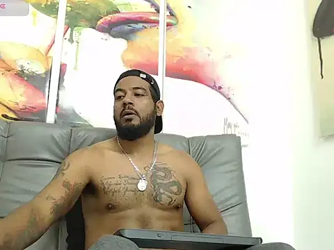 BladeFoxxx1 online show from November 2025 03:29:01 AM