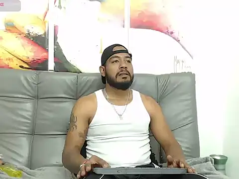 BladeFoxxx1 online show from October 2025 12:28:01 PM