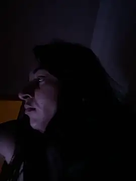 Veramaia online show from April 2026 12:01:01 AM