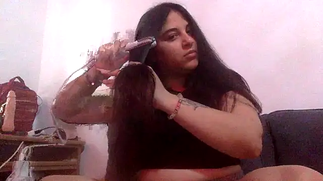Veramaia online show from May 2026 10:55:01 AM