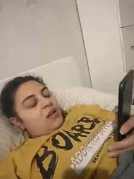 Veramaia online show from March 2025 01:57:02 PM