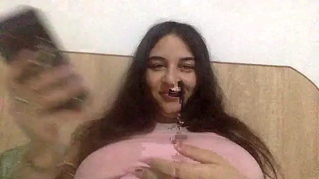 Veramaia online show from May 2026 10:14:01 AM