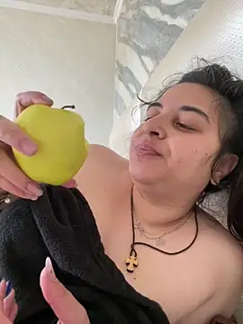 Veramaia online show from April 2026 11:36:02 AM