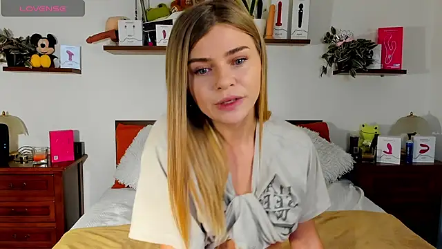 HaleyReedme online show from November 2025 09:13:01 AM