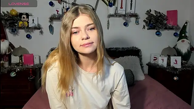 HaleyReedme online show from December 2025 08:24:02 AM