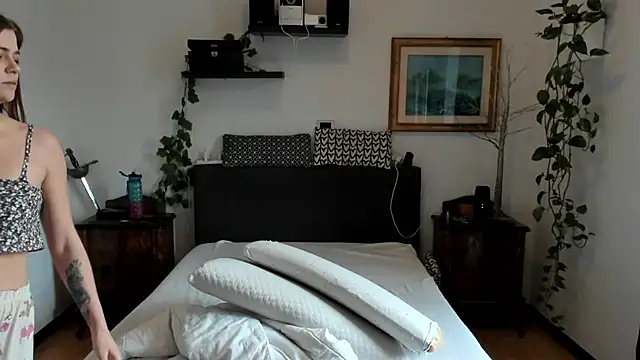 HaleyReedme online show from March 2026 09:25:02 AM