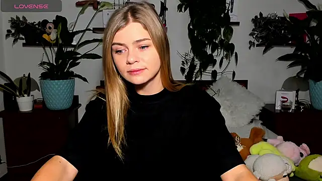 HaleyReedme online show from November 2025 08:25:01 AM