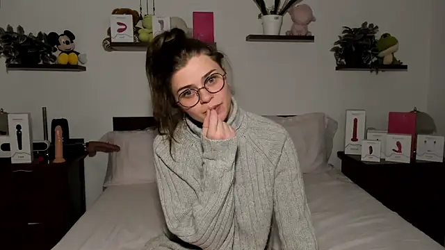 HaleyReedme online show from February 2026 07:47:01 PM