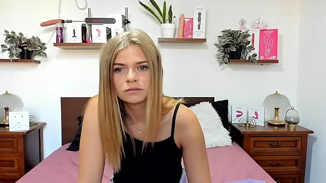 HaleyReedme online show from September 2025 07:19:01 AM