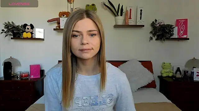 HaleyReedme online show from November 2025 09:58:01 AM