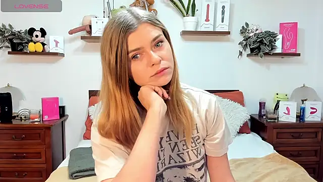 HaleyReedme online show from November 2025 08:07:01 AM