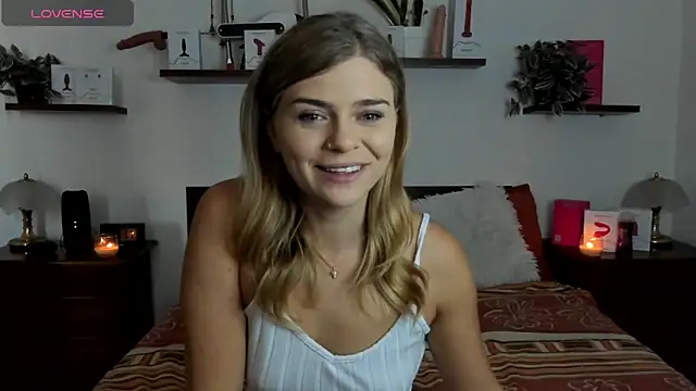 HaleyReedme online show from October 2025 09:22:01 AM