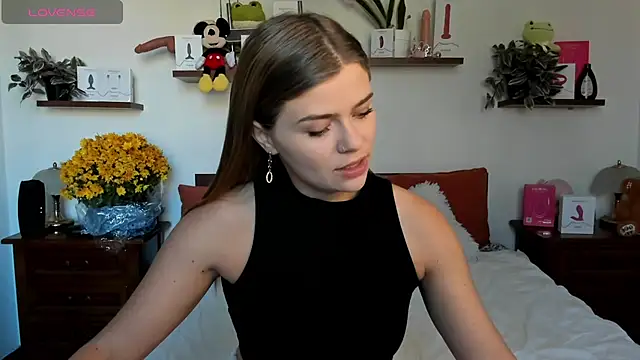 HaleyReedme online show from November 2025 07:44:02 AM