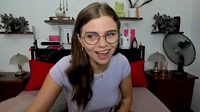 HaleyReedme online show from July 2026 07:05:01 AM