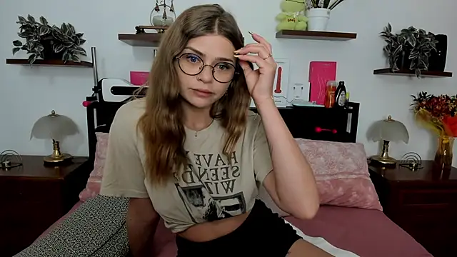 HaleyReedme online show from June 2026 06:57:01 AM