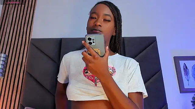 Kendallross28 online show from September 2025 01:56:01 PM