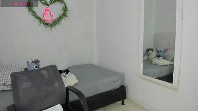 Brithanycullen online show from April 2026 04:13:02 AM