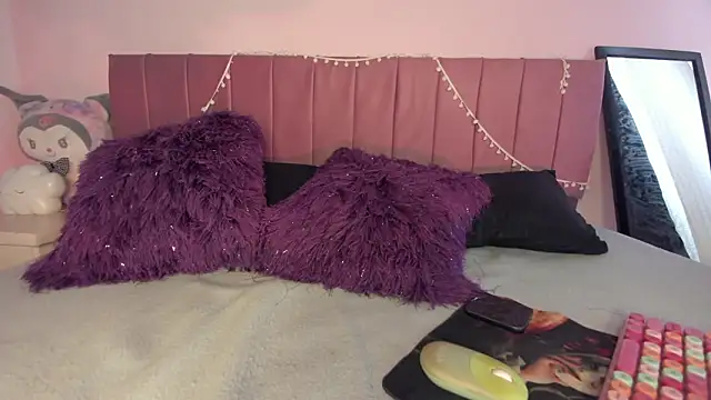 kitty-kryss online show from March 2026 03:34:01 PM