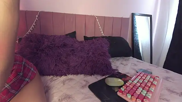 Snapshot of kitty-kryss chatting on February 2026 02:38:01 PM kitty-kryss online show from February 2026 02:38:01 PM