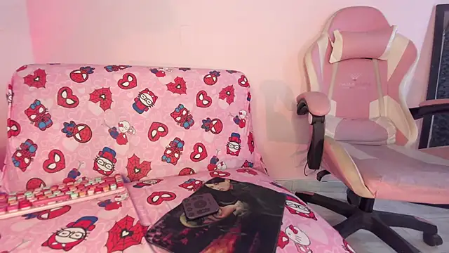 kitty-kryss online show from April 2026 01:46:01 PM