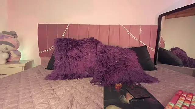 Snapshot of kitty-kryss chatting on January 2026 05:39:01 PM kitty-kryss online show from January 2026 05:39:01 PM