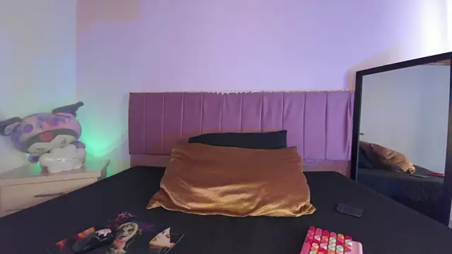 kitty-kryss online show from September 2025 02:12:02 PM