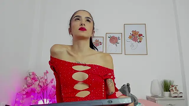 alana 111 online show from October 2025 02:56:01 AM