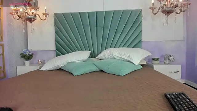 JulietSofia online show from December 2025 03:44:02 AM