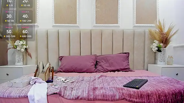 Snapshot of laura_latinhot1 chatting on October 2025 10:18:02 PM laura latinhot1 online show from October 2025 10:18:02 PM