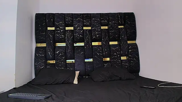 chris blake   online show from November 2025 06:07:02 PM