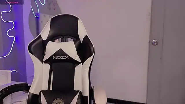 natasha  black online show from January 2026 07:39:01 PM