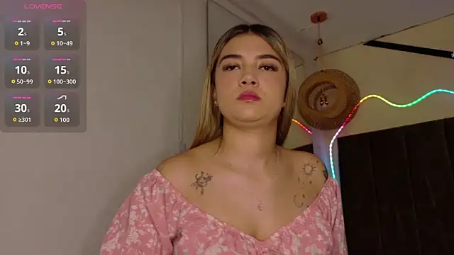 Snapshot of natasha__black chatting on December 2025 07:35:01 PM natasha black online show from December 2025 07:35:01 PM